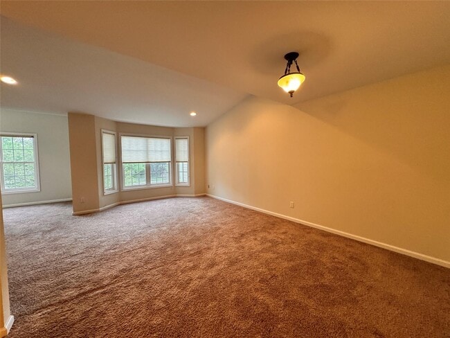 Building Photo - 854 Verona Dr