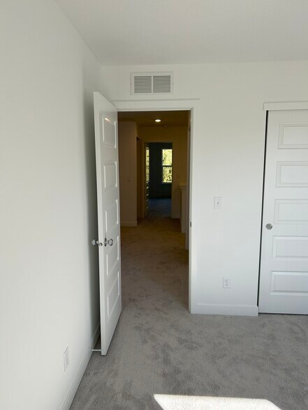 Building Photo - 1752 Trinity Ln