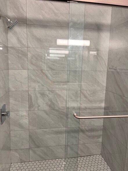 Building Photo - 13531 Chestnut St