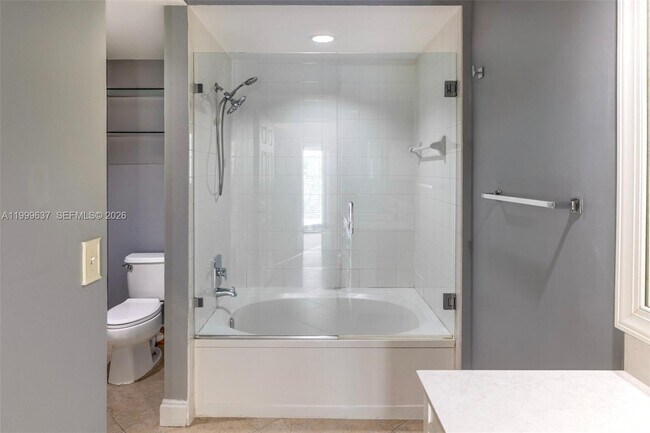 Building Photo - 3255 NE 184th St