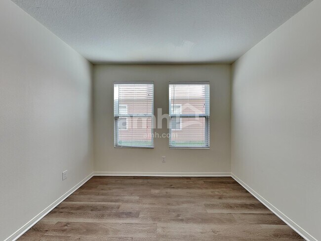 Building Photo - 16843 Blackberry Lily Ln