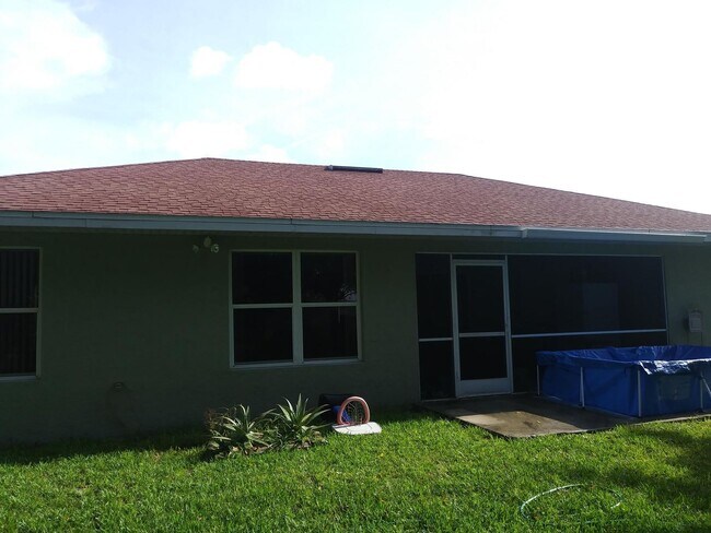 Building Photo - Single Family SW area Home with a Fenced Yard