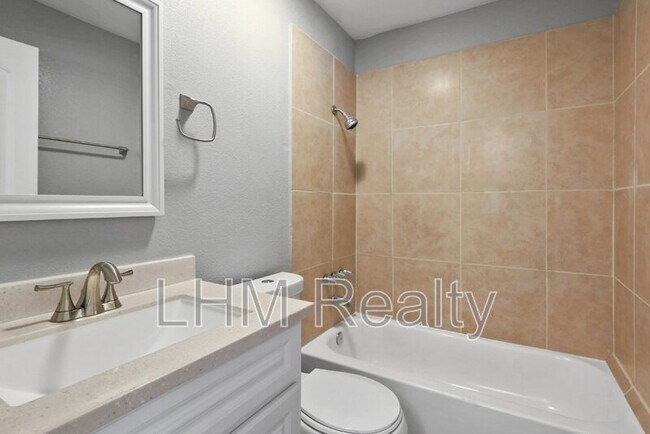 Building Photo - 1747 E Virginia Ave