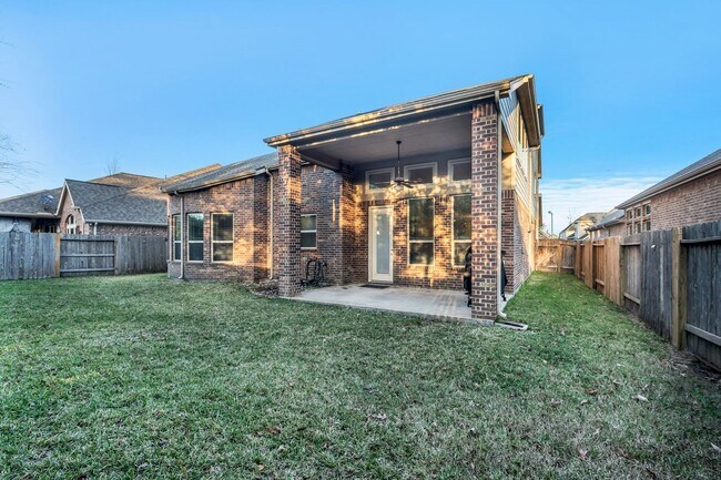 Building Photo - 18418 Hounds Lake Dr