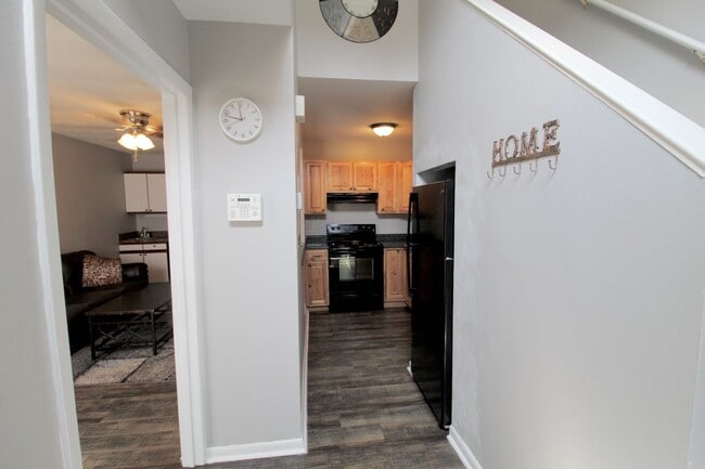 Building Photo - 1416 Bradley Dr
