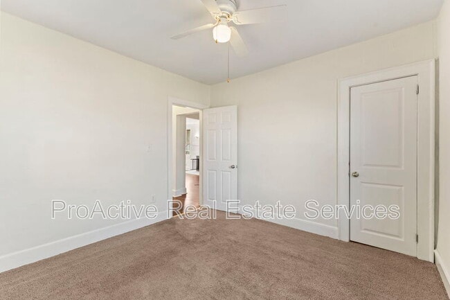 Building Photo - 1018 Wolcott Ave