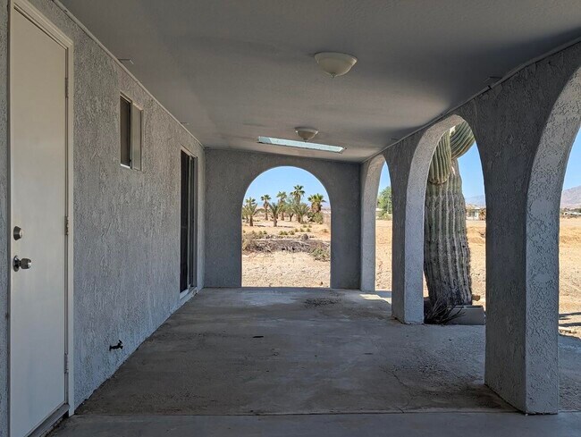 Building Photo - 2373 Oahu Ln