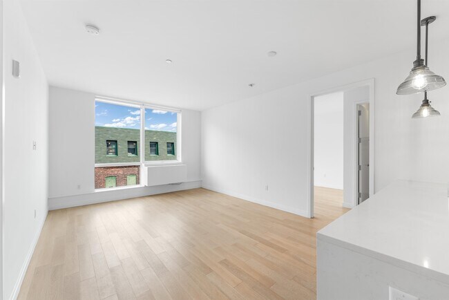 Building Photo - 255 Brunswick St