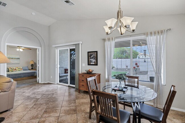 Building Photo - 144 S Kingston St