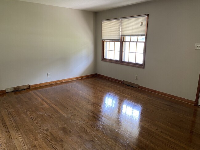 Building Photo - Rainbow Forest