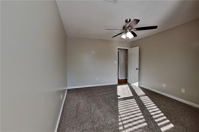 Building Photo - 1174 Empire Cir