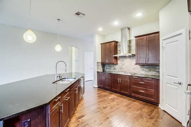 Building Photo - 17106 Rainier Creek Dr