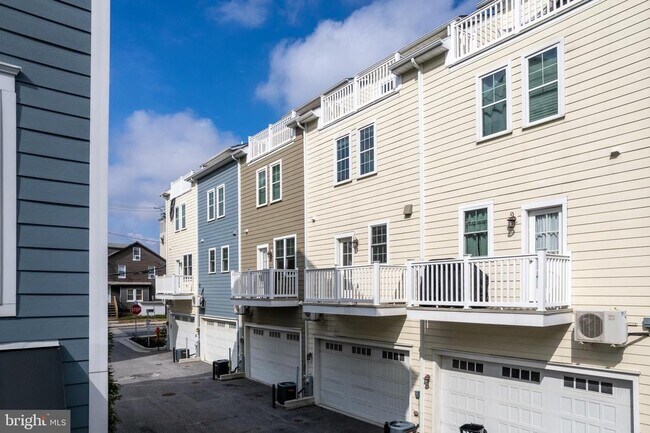 Building Photo - 206 E Pennsylvania Ave