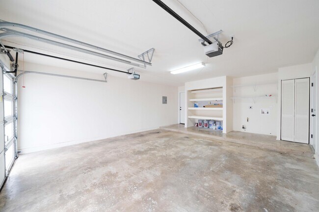 Building Photo - 2515 Berkett Dr