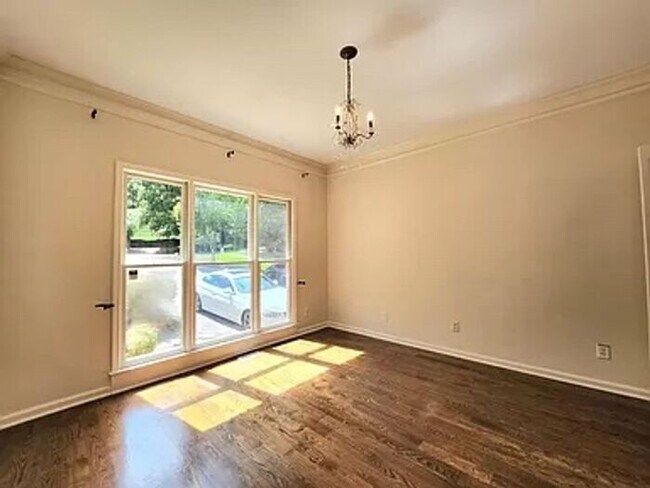 Building Photo - 10795 Cauley Creek Dr