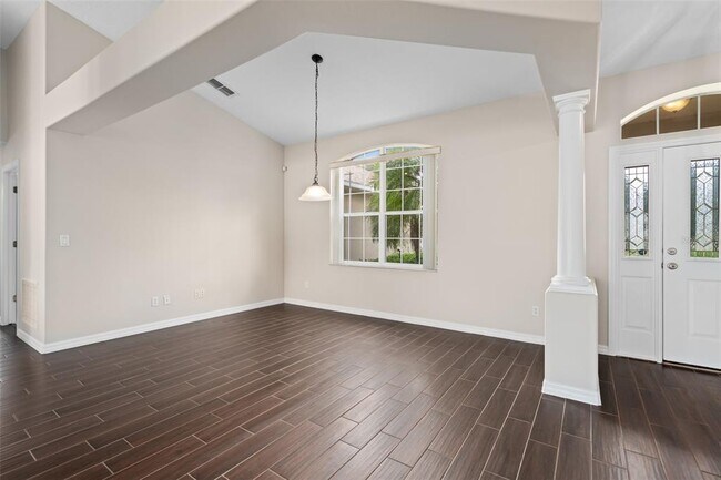 Building Photo - 1056 Princeton Dr