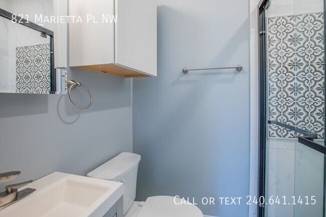 Building Photo - 821 Marietta Pl NW