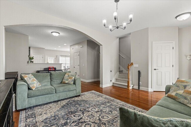 Building Photo - 410 Ashbury Cir