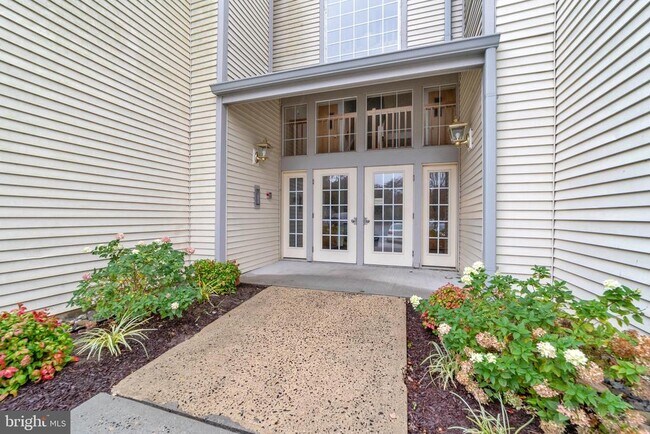 Building Photo - 206 Salem Ct