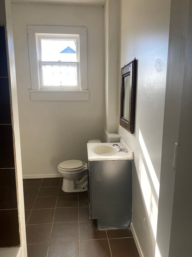 Building Photo - 1409 N 21st St