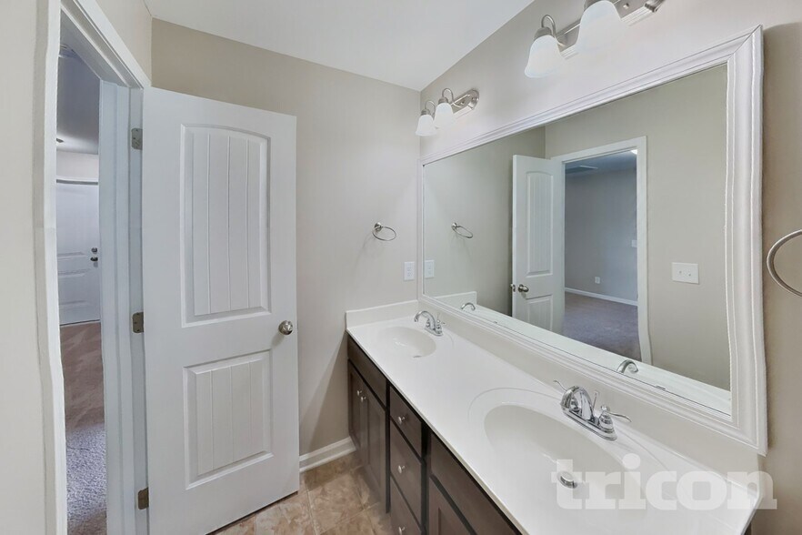 Building Photo - 925 Beverly Ct
