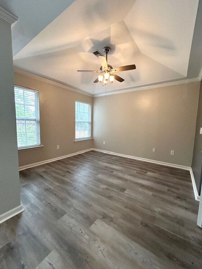 Building Photo - WELCOMING FOUR BEDROOM HOME IN WILLOWBROOKE