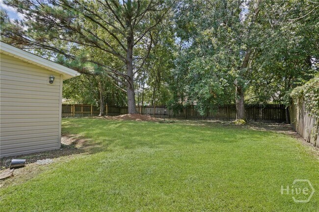 Building Photo - 126 Falcon Dr