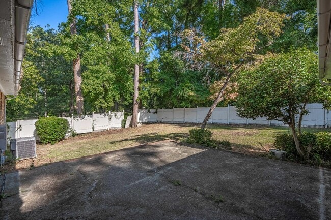 Building Photo - 3533 Greenleaf Rd