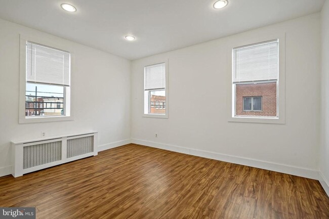 Building Photo - 2400 S Hutchinson St