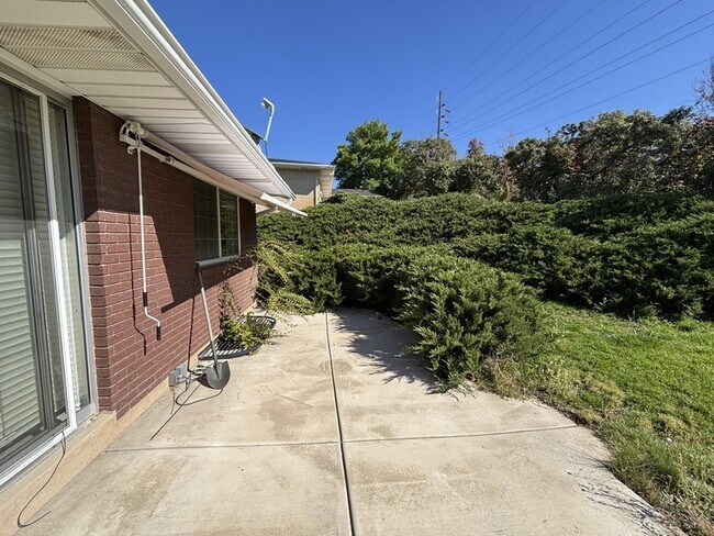 Building Photo - 786 San Simeon Way