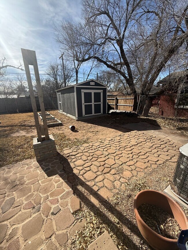 Building Photo - Available NOW!! 2/1 in South Overton