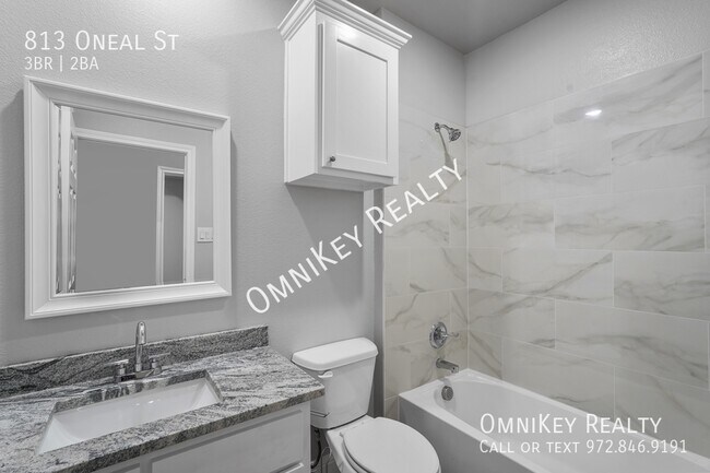 Building Photo - 813 Oneal St