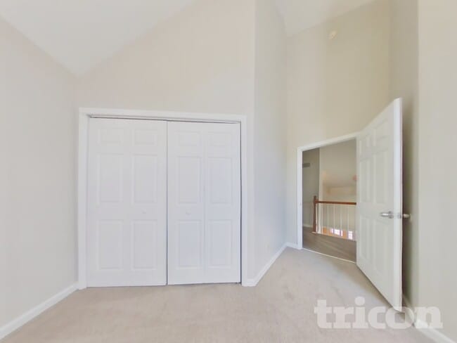 Building Photo - 623 Lockhart Ct NE