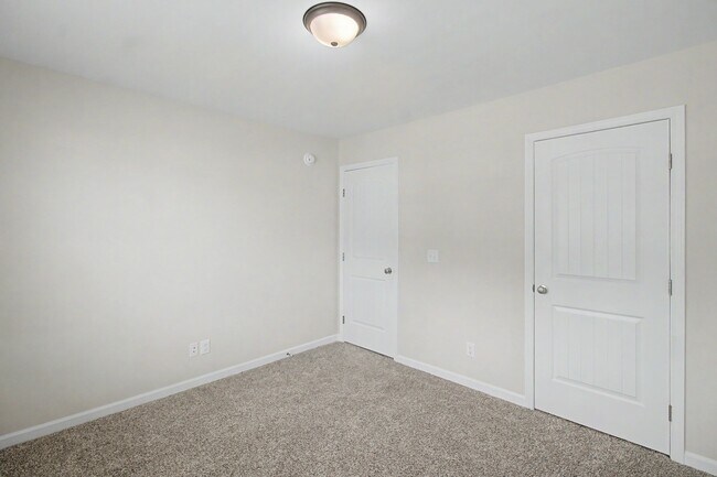 Building Photo - 319 Herty Ln
