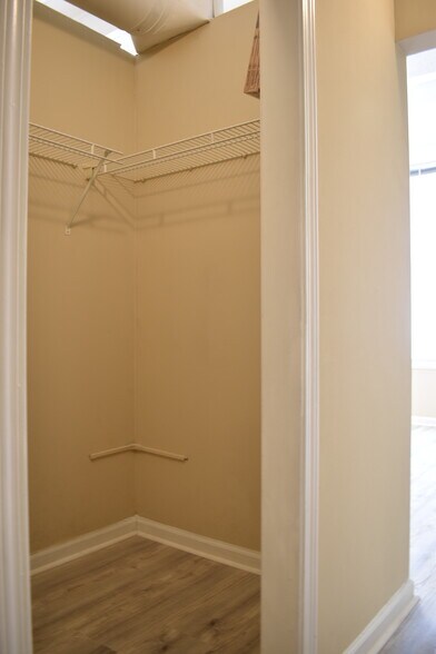Walk-in closet - 32 Peachtree St NW