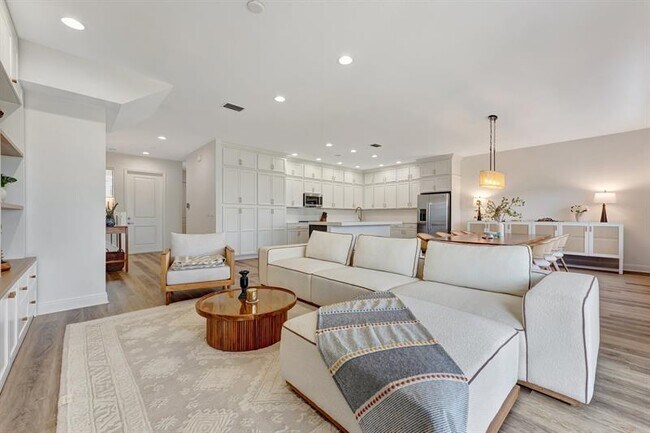 Building Photo - 16216 Sea Turtle Pl