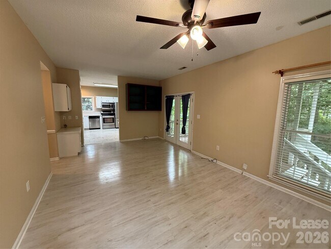 Building Photo - 9423 Fairmead Dr