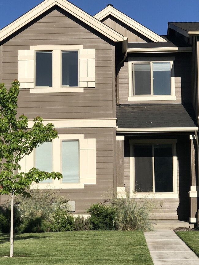 Primary Photo - 3 Bedroom / 2.5 Bathroom - Pahlisch Homes ...