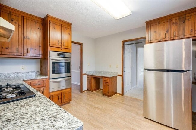 Building Photo - 1049 Seven Springs Cir NE