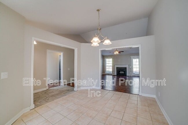 Building Photo - 2132 Mallard Woods Pl