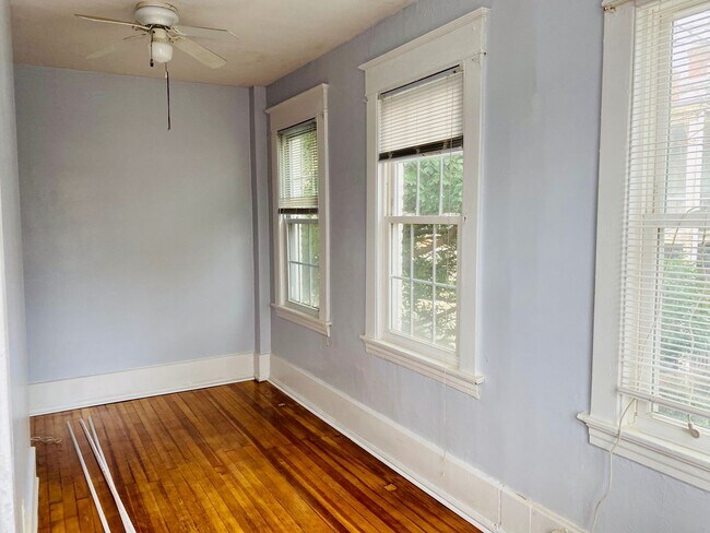 Building Photo - 119 N Robinson St