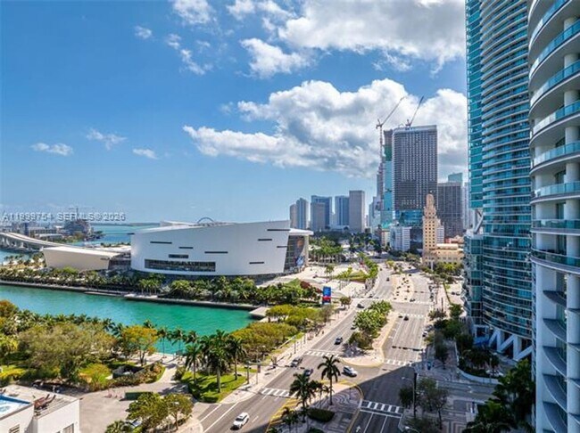 Building Photo - 1000 Biscayne Blvd