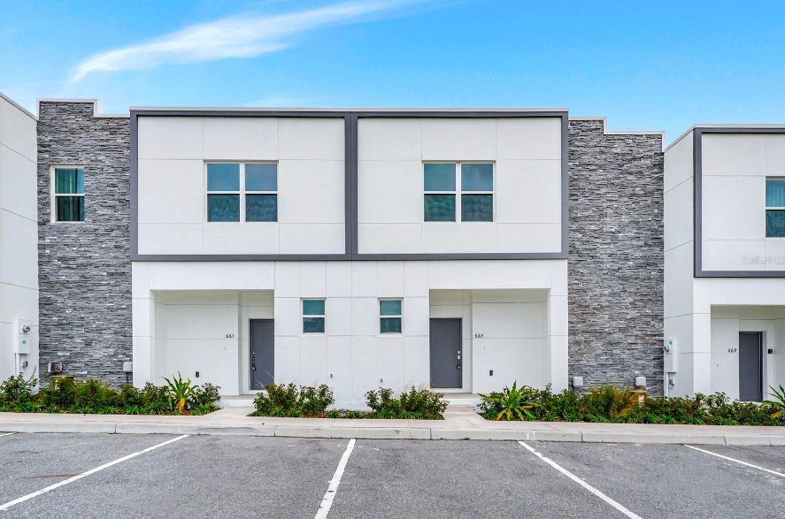 Building Photo - 395 Famagusta Dr