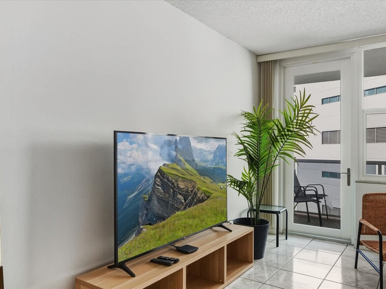 Building Photo - 3725 S Ocean Dr