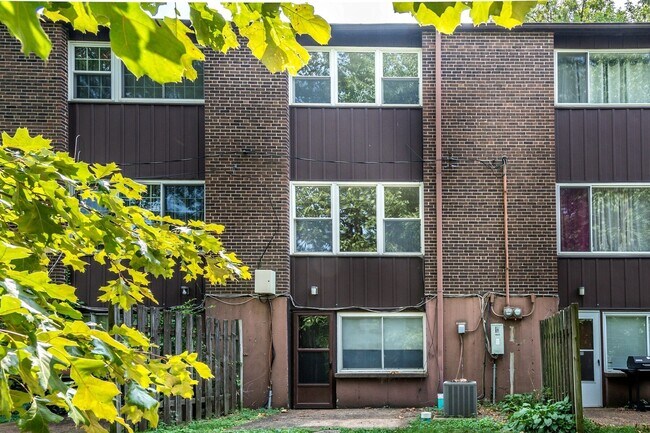 Building Photo - 25 Tower Hill Ct