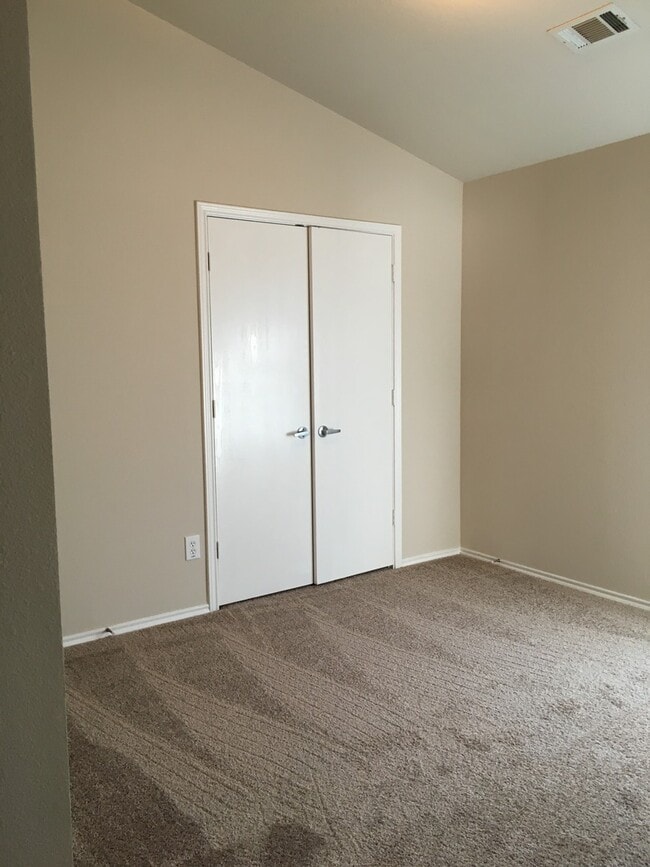 Building Photo - 3BD/2BA/2-Car Garage |Eagle Mtn-Saginaw ISD $1,895/mo | Pets Welcome — All Sizes