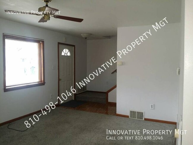 Building Photo - Swartz Creek Duplex plus oversized garage/...