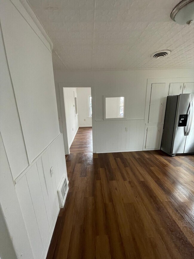 Building Photo - 7 Shedds Ave