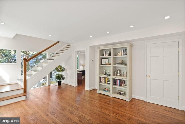Building Photo - 5152 Manning Pl NW