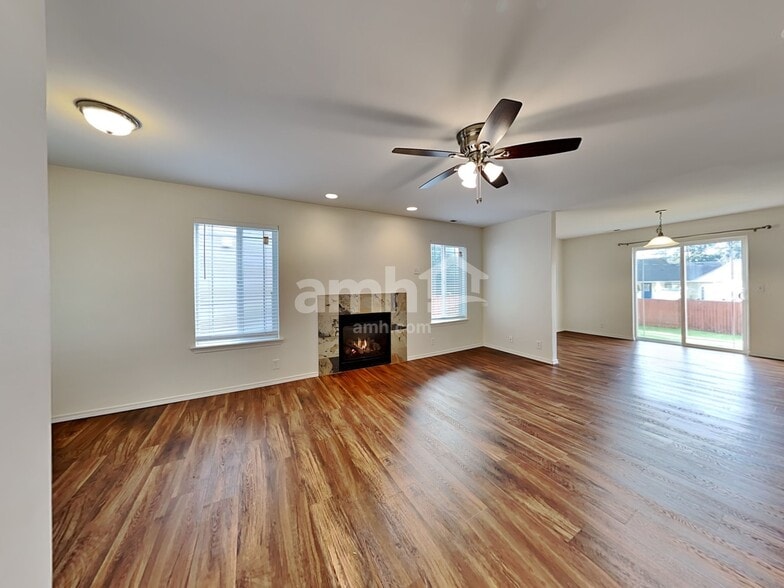 Building Photo - 17924 18th Ave Ct E